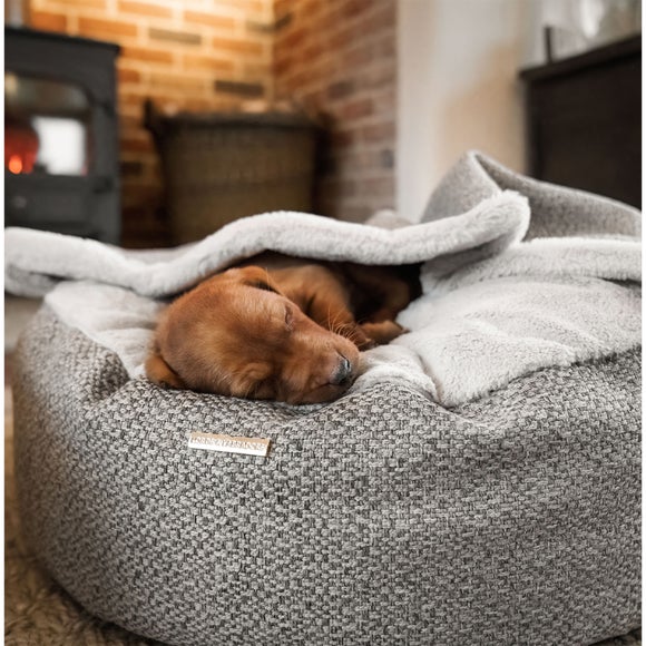 Lords and Labradors Essentials Herdwick Dog Den